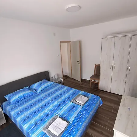 דירה Apartman5 *