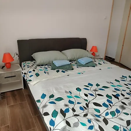 Διαμέρισμα Apartman5 *